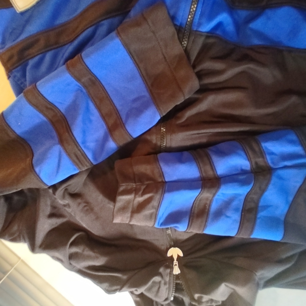 Adidas Black and Blue Hooded Jacket - Picture 6 of 12